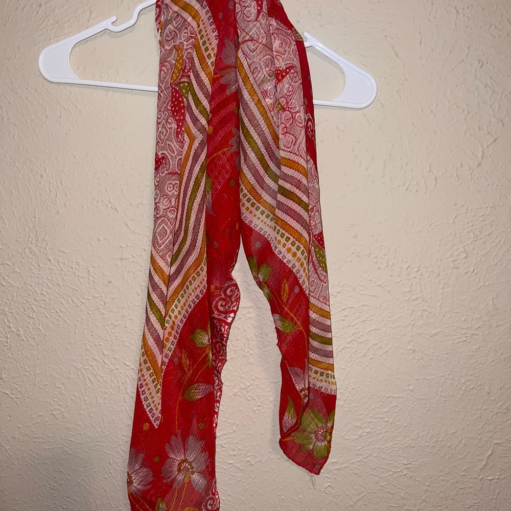Beautiful Red Patterned Scarf - Picture 3 of 3